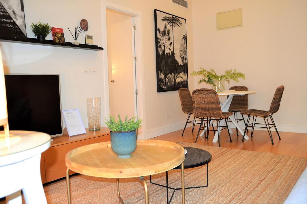 Coqueto Apartamento Junto A La Catedral De Malaga. Apartment Bagian luar foto