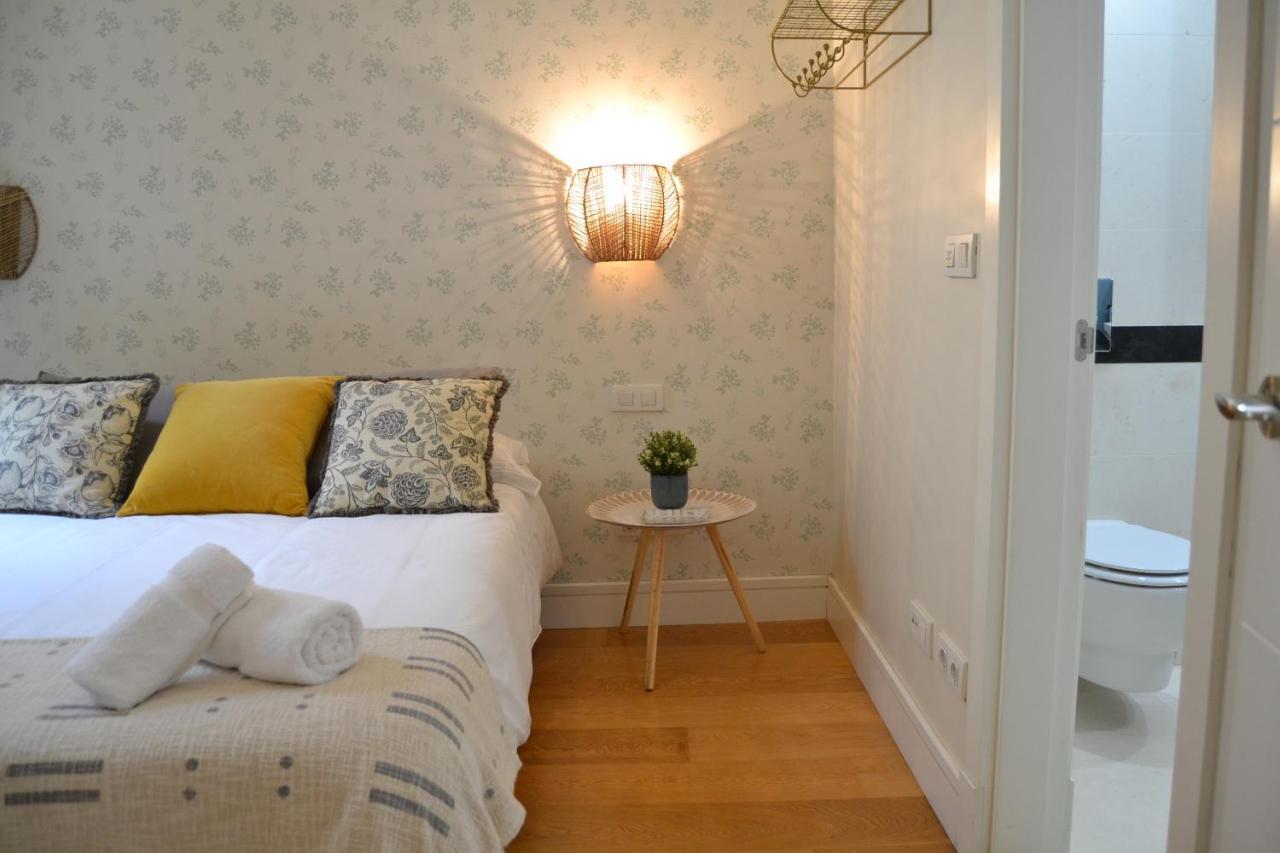 Coqueto Apartamento Junto A La Catedral De Malaga. Apartment Bagian luar foto